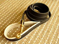 Leather dog leash with support material on the handle Leather dog leash with support material on the handle